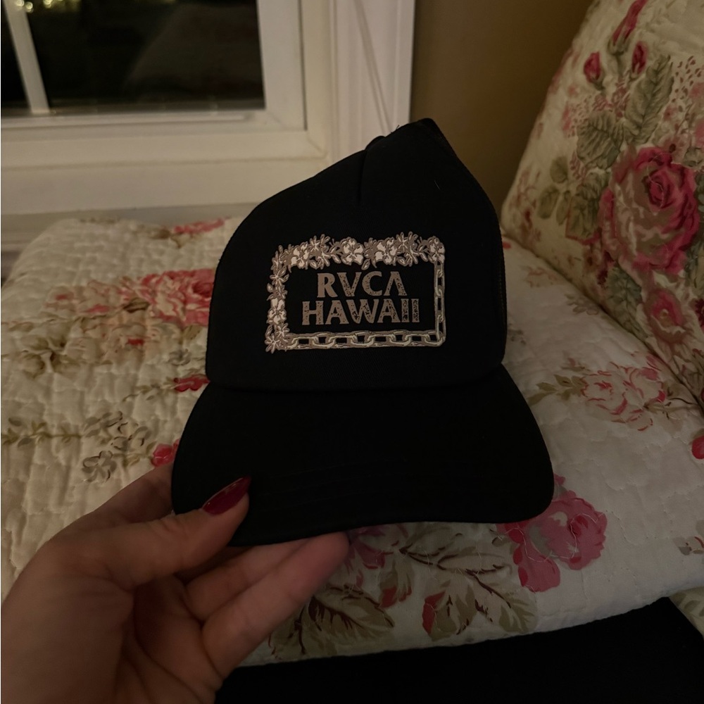 Rvca hat